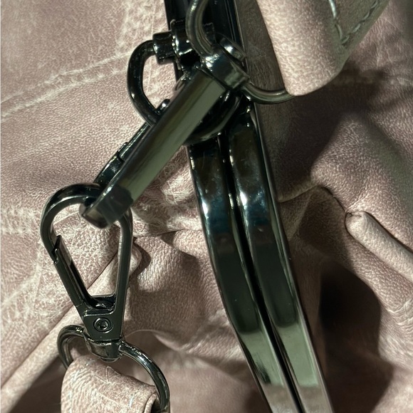 Barbie Pink Kiss Lock Contrasty Stitch Shoulder Bag With Adjustable Crossbody - Picture 9 of 16